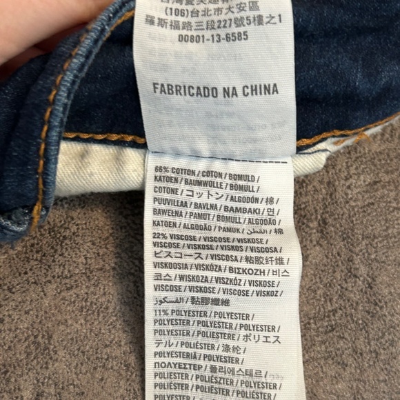 Hollister - Low Rise Ripped Skinny Jeans - Picture 3 of 3